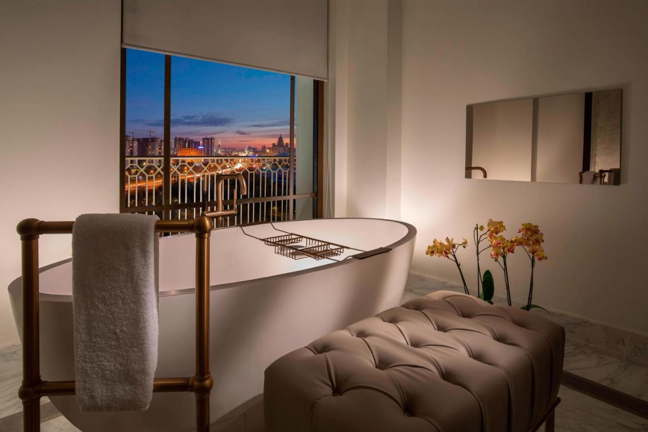 Готель The St. Regis Astana Екстер'єр фото Bathroom