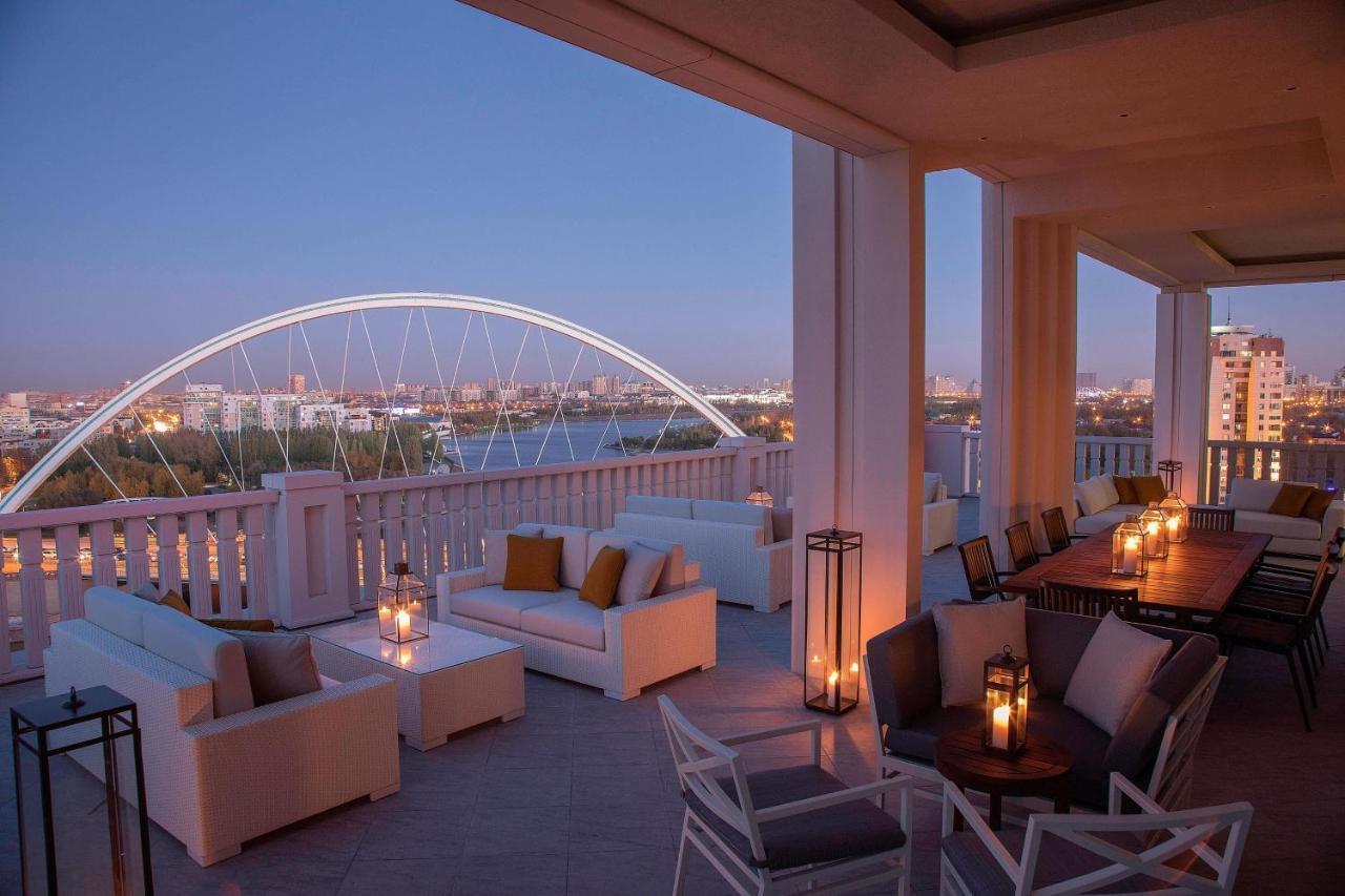 Готель The St. Regis Astana Екстер'єр фото The Terrace at The Four Seasons Hotel