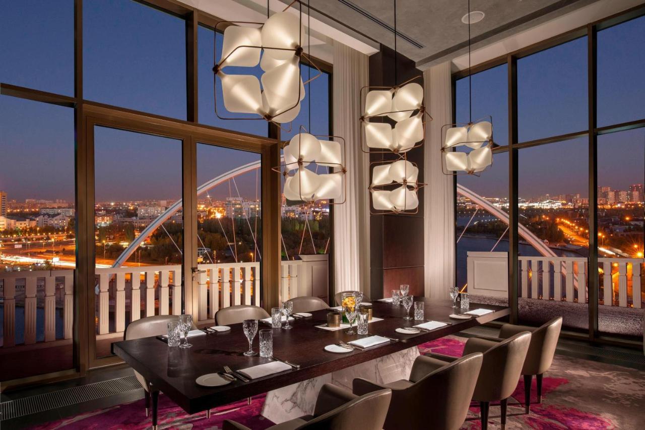 Готель The St. Regis Astana Екстер'єр фото The dining room at the 101