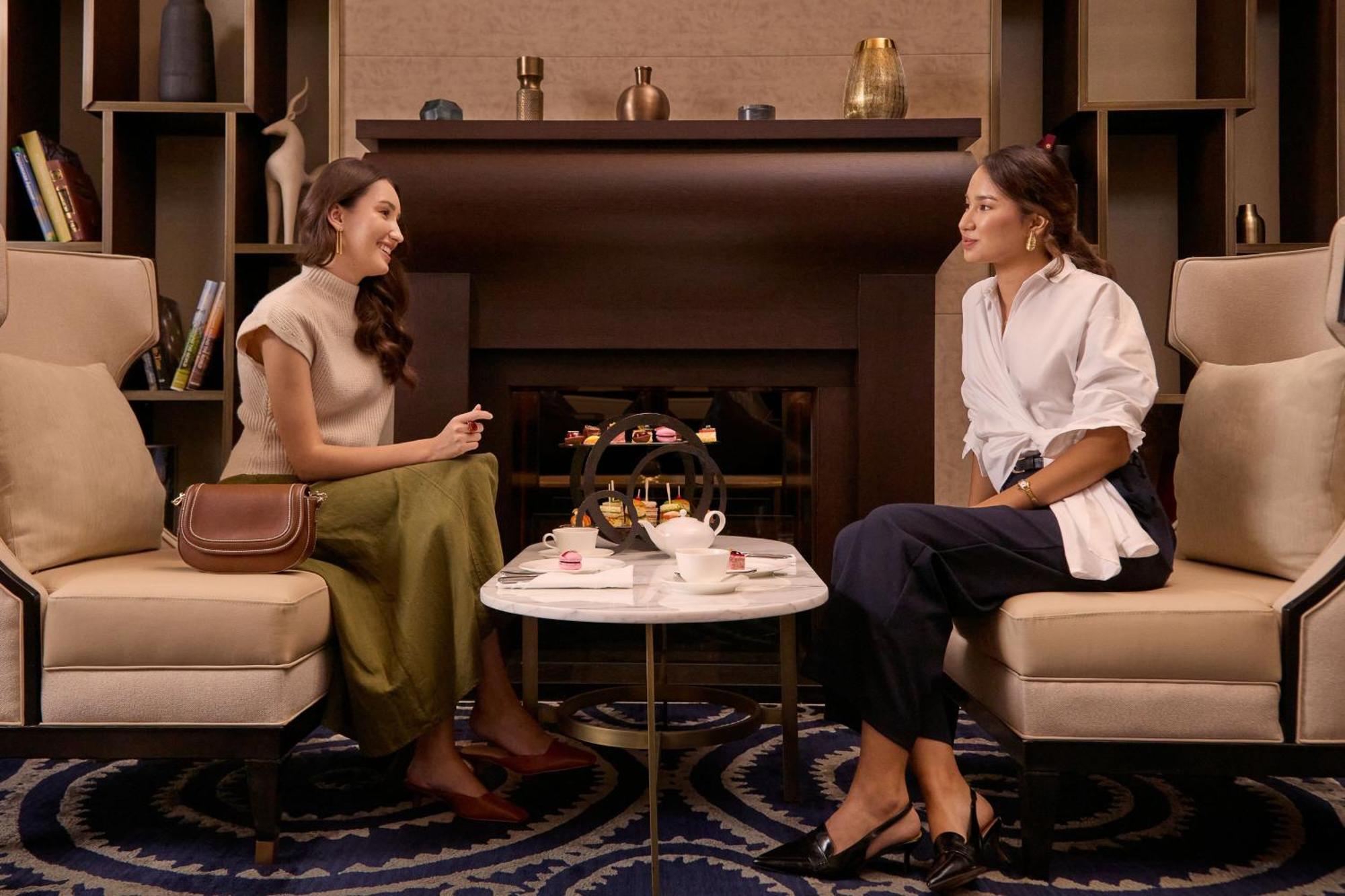 Готель The St. Regis Astana Екстер'єр фото The Lounge at KLIA