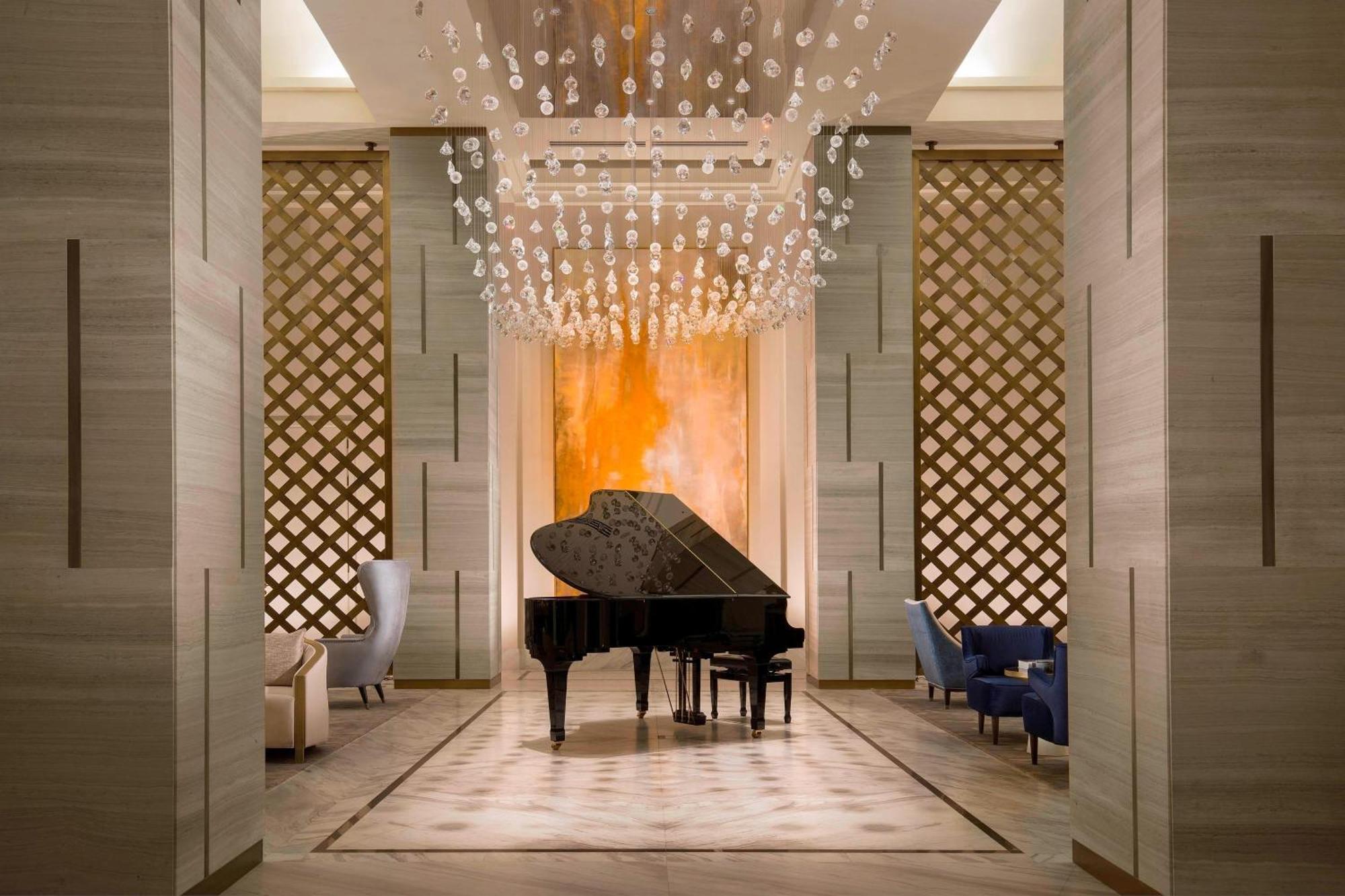 Готель The St. Regis Astana Екстер'єр фото The piano at the lobby