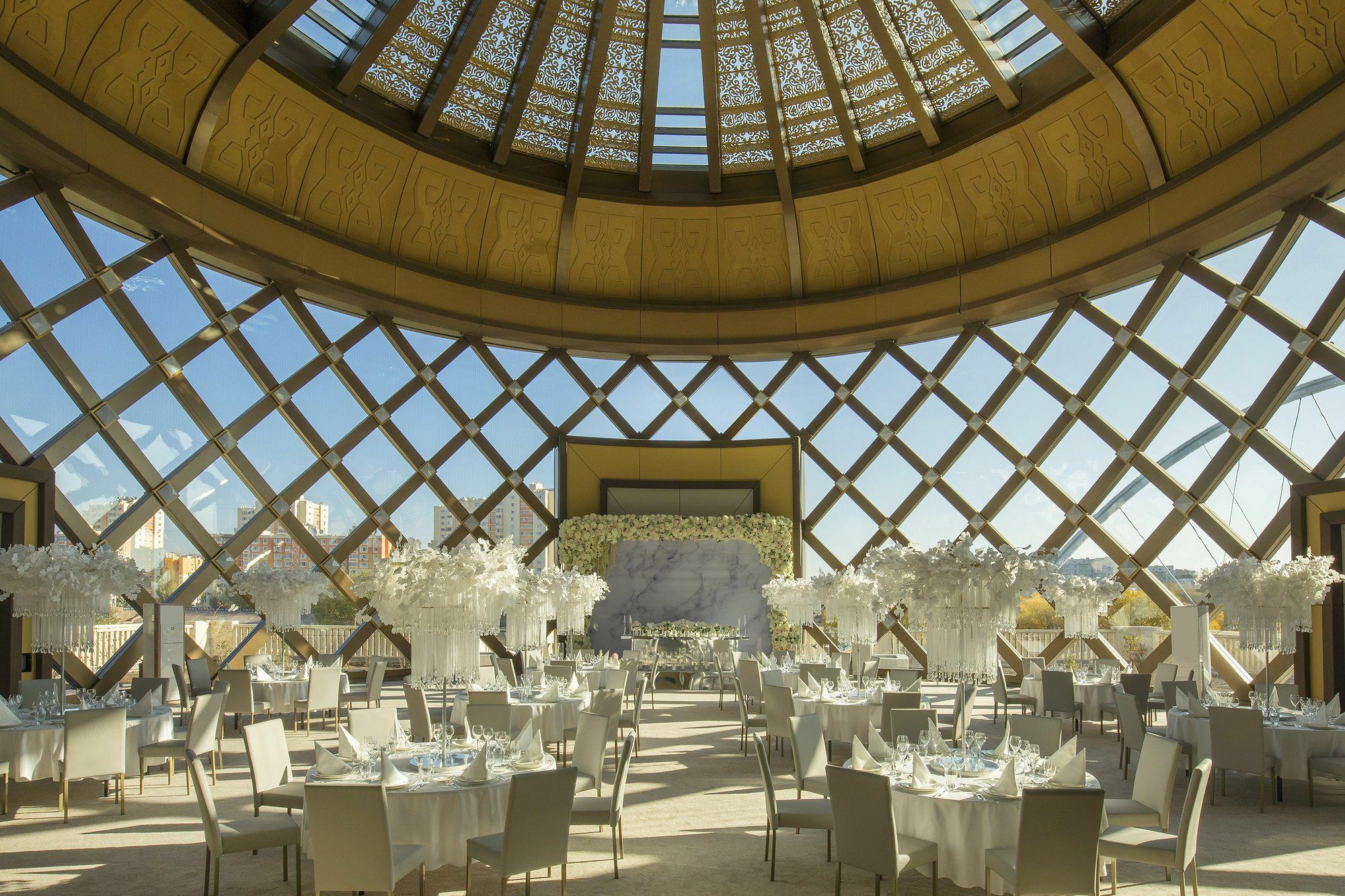 Готель The St. Regis Astana Екстер'єр фото The interior of the restaurant