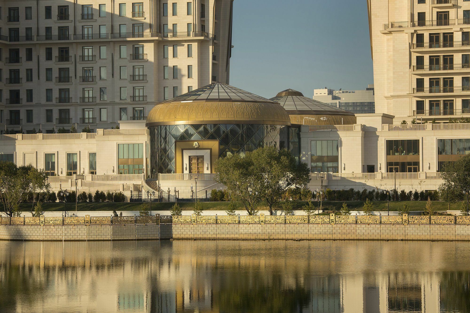 Готель The St. Regis Astana Екстер'єр фото The Four Seasons Hotel